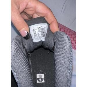Nike Men's Basketball Shoes Size 10 Black and Gray